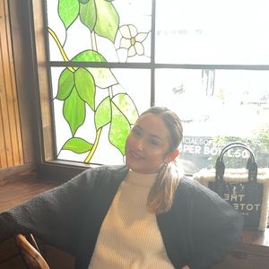 Meet your Posher, Anayka